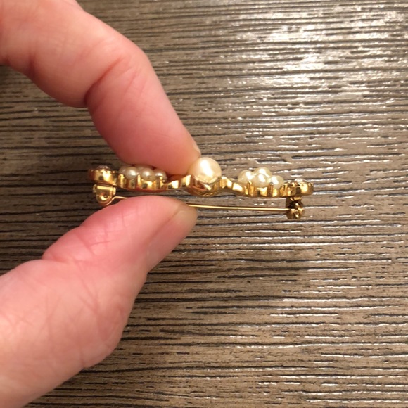 Vintage 1928 Brand Faux Pearl Flower & Rhinestone Bar Pin - Picture 9 of 14